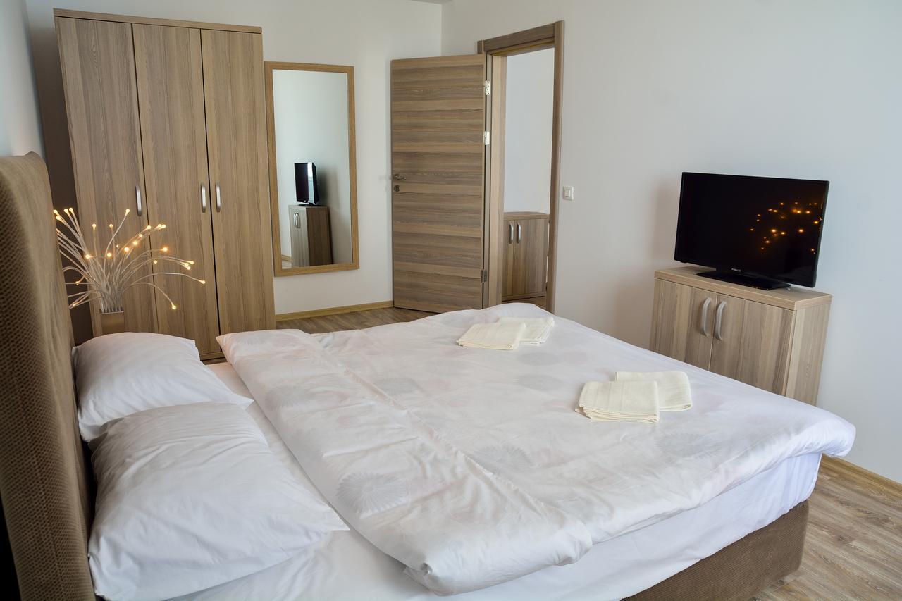 Oceana Summerland Apartment Mamaia Bagian luar foto